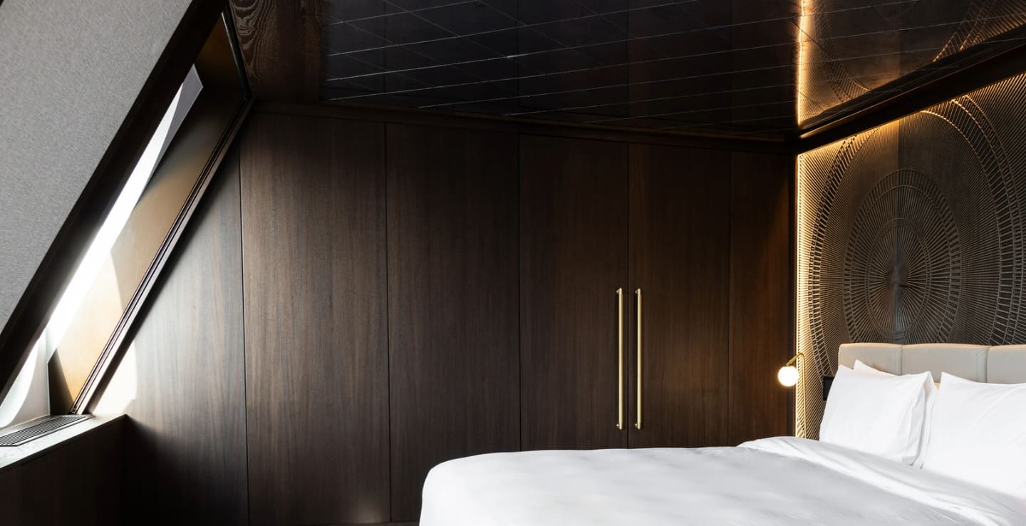 Almanac palais vienna - accessible room - bedroom - 1440px