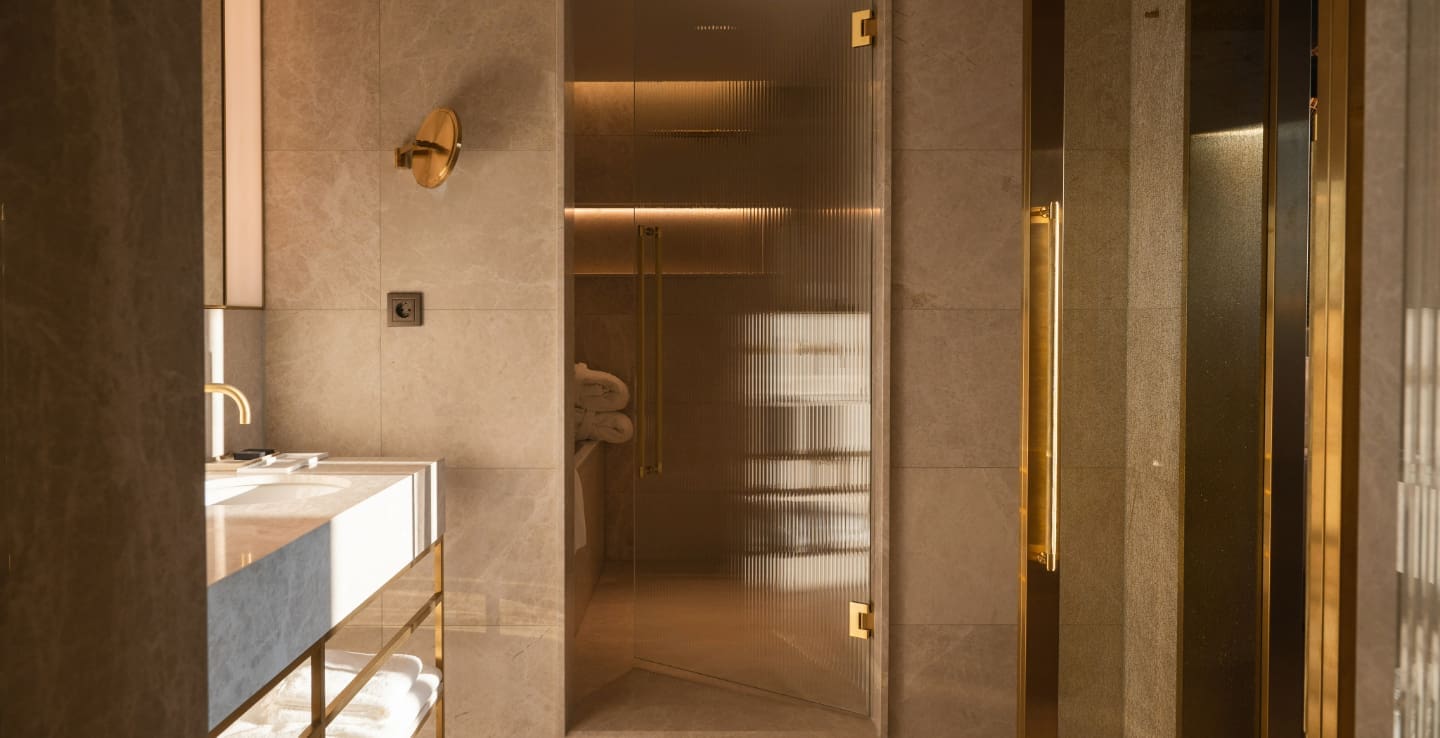 almanac palais vienna - bathroom - 1440 x 738px (5)