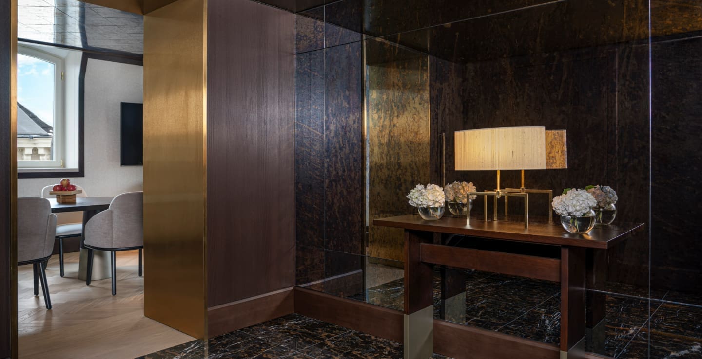 almanac palais vienna - klimt suite - entrance - 1440px