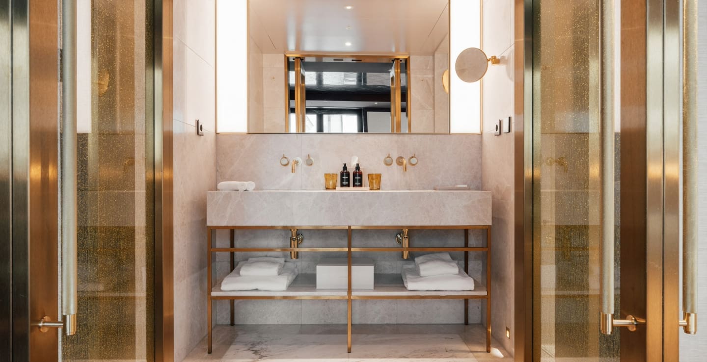 almanac palais vienna - bathroom - 1440px