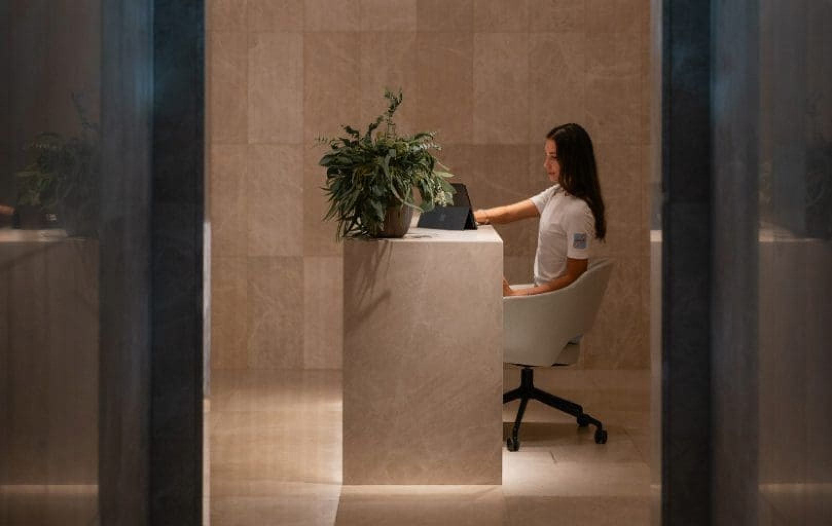 almanac palais vienna - spa - idoor pool - 809px (1)