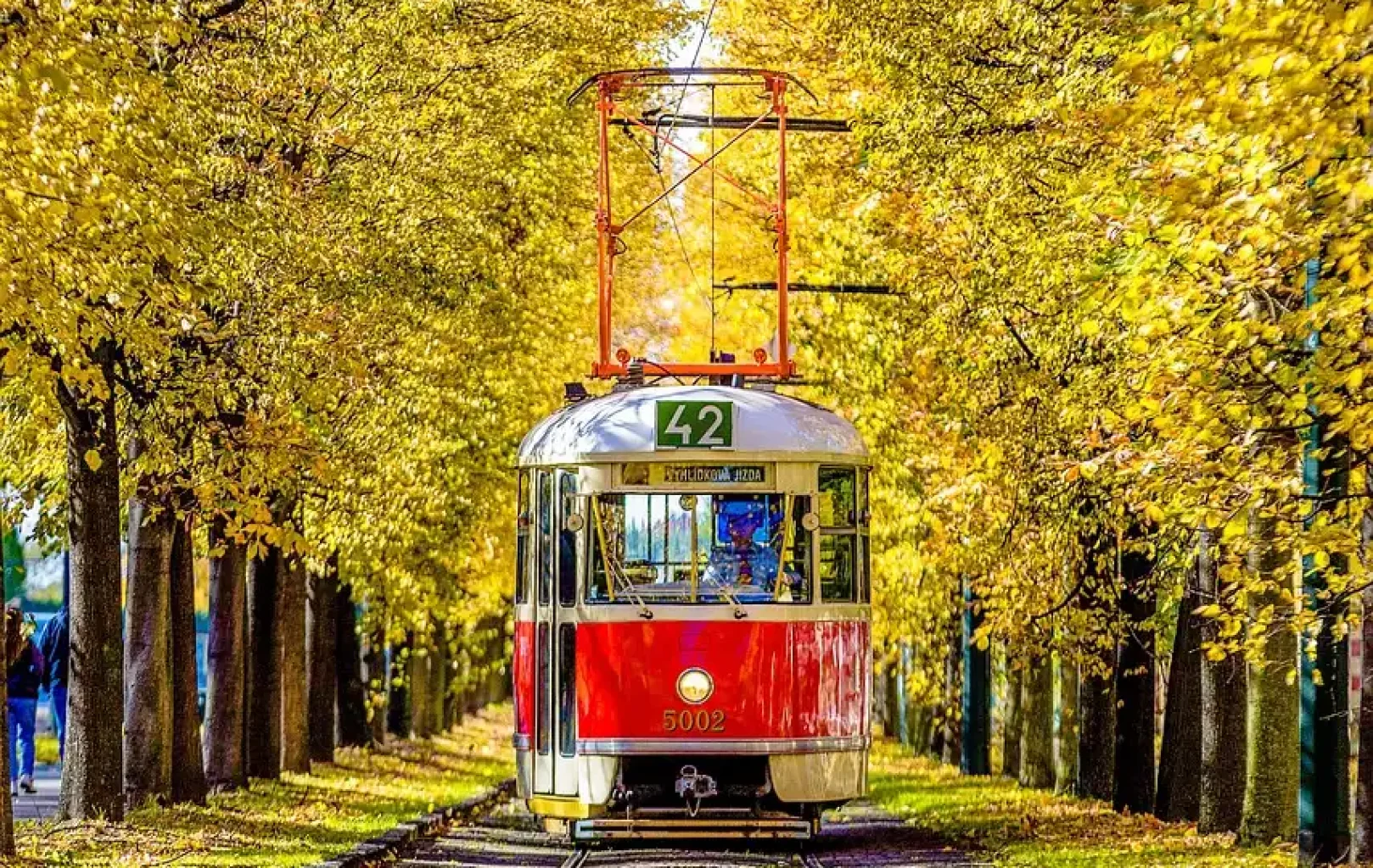 metro-8059215_1280 (1) (1)